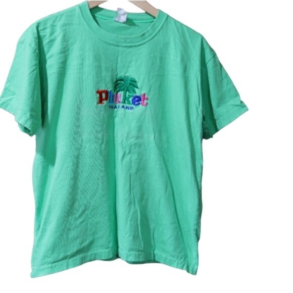 Vintage Phuket Thailand Green Embroidered Tourist Souvenir Tee Shirt Medium - Picture 1 of 9